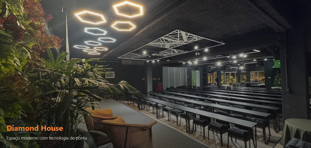 Ambiente de evento apresentado nos materiais do TINQ